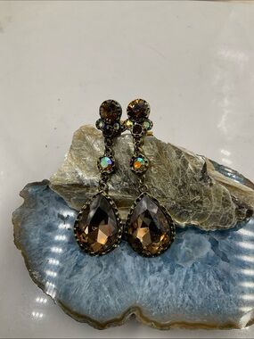 Vtg.Bronze Clip On Earrings Brown Teardrop Drop Earrings W/Sparkling Crystals